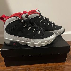 Jordan 9 Kilroy size 8.5 used ( well kept)